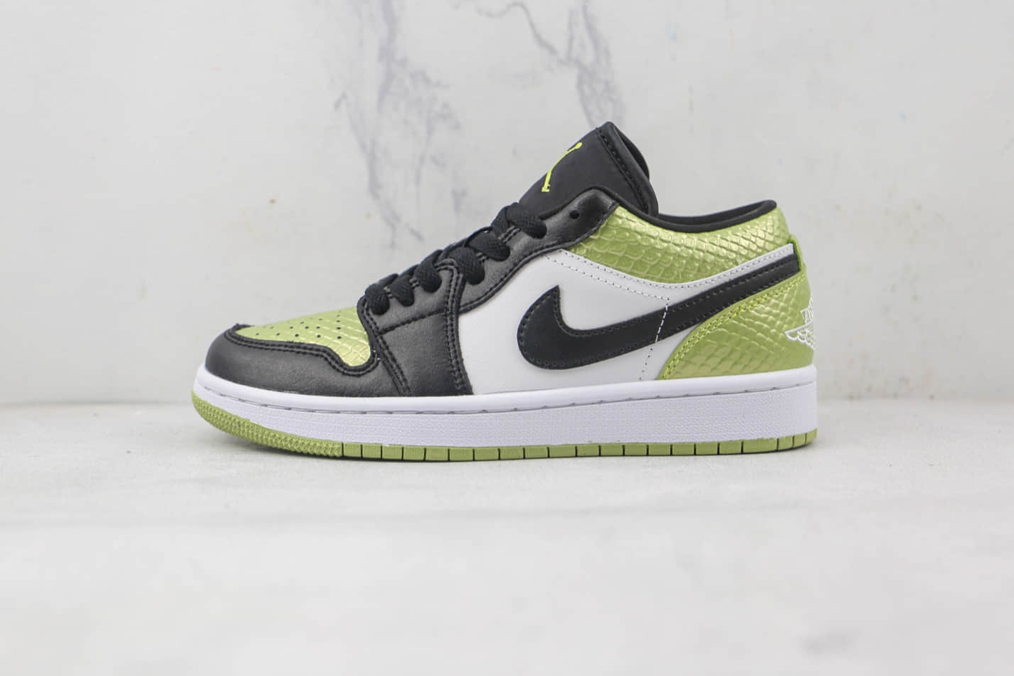 Air Jordan 1 Low SE 'Vivid Green Snakeskin' DX4446-301 - Stylish and Bold Sneakers