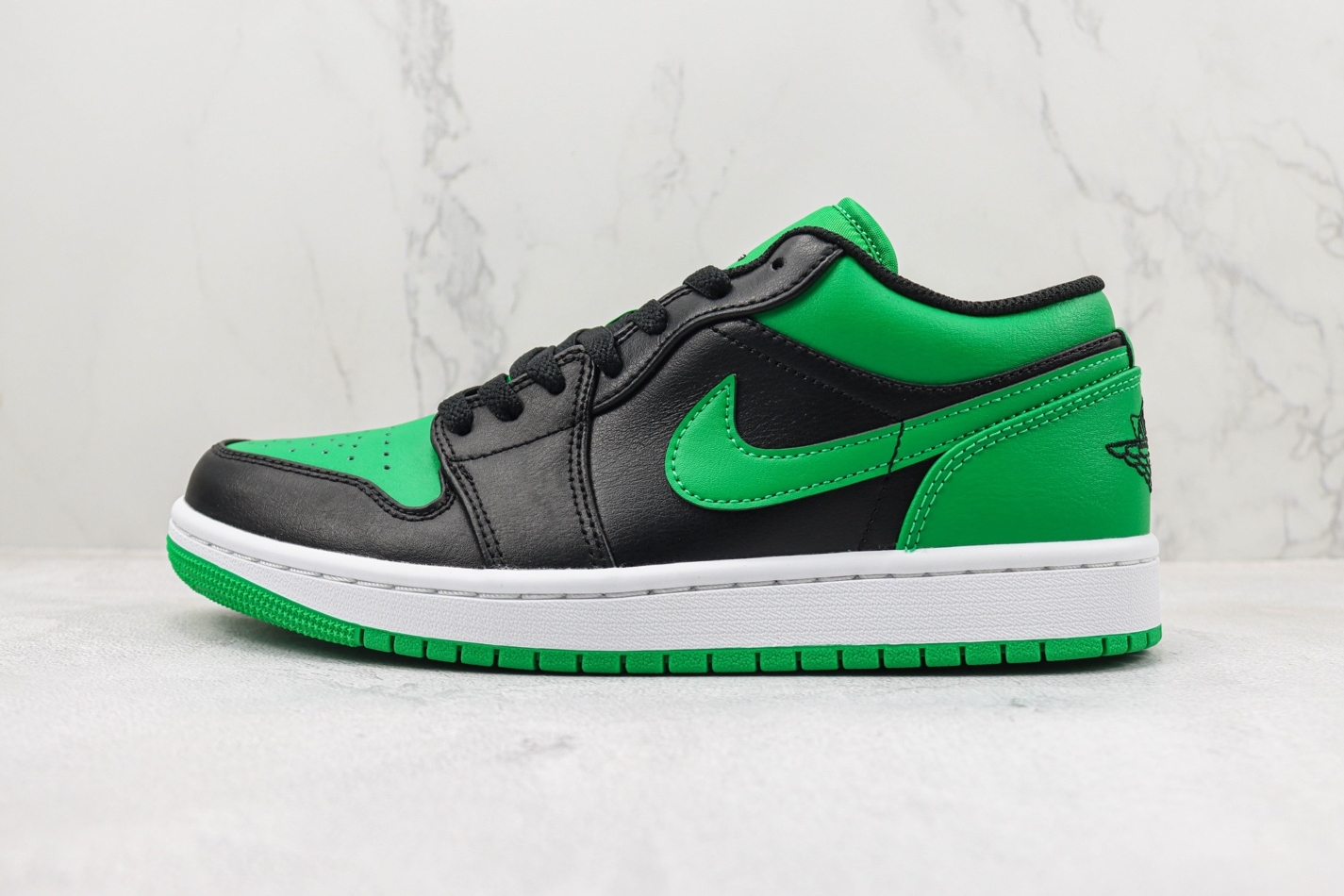 Air Jordan 1 Low 'Lucky Green' 553558-065: Premium Sneakers with Iconic Style