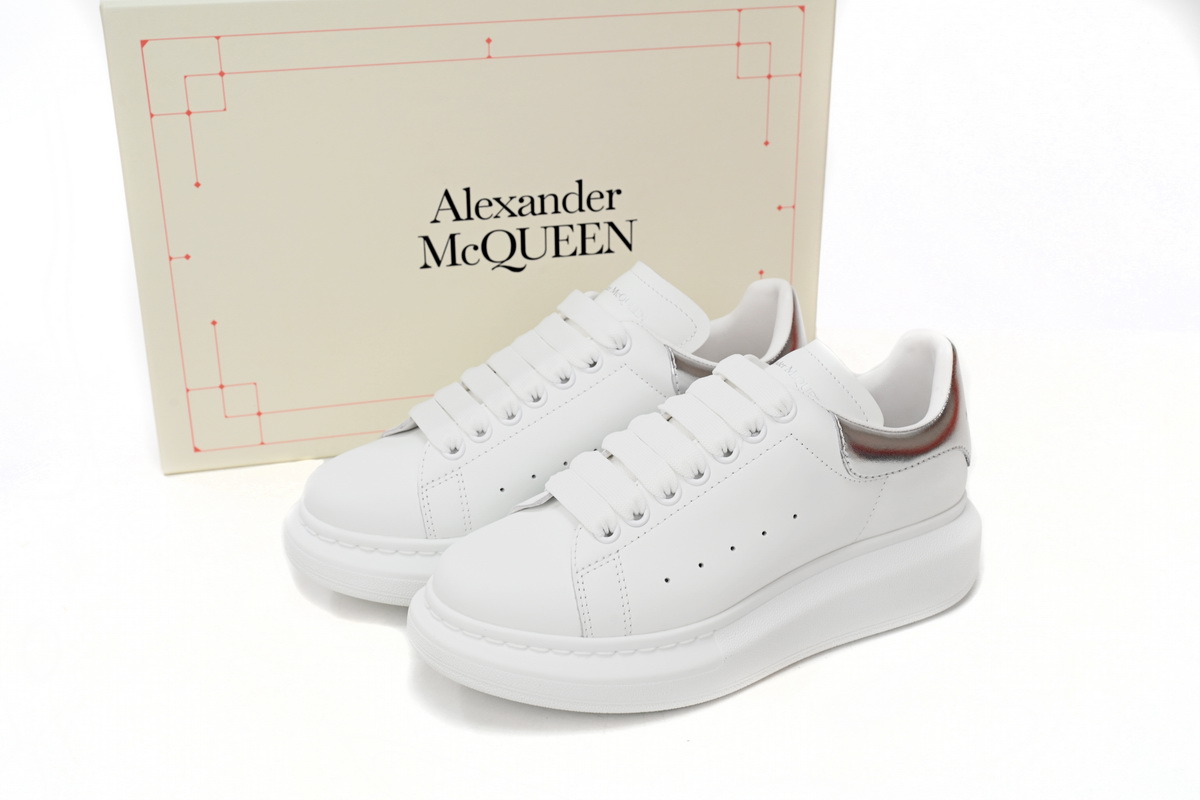 Alexander McQueen Oversized White Silver 718232 WICGI 9071 - Luxurious and Trendy Fashion at Its Best