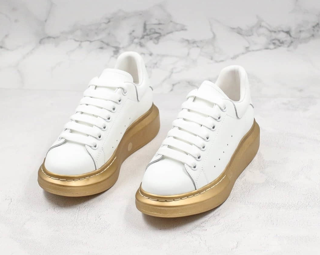 Alexander McQueen Oversize Sneaker White Gold 553770 WHWKV 9075 - Stylish and Luxurious Footwear