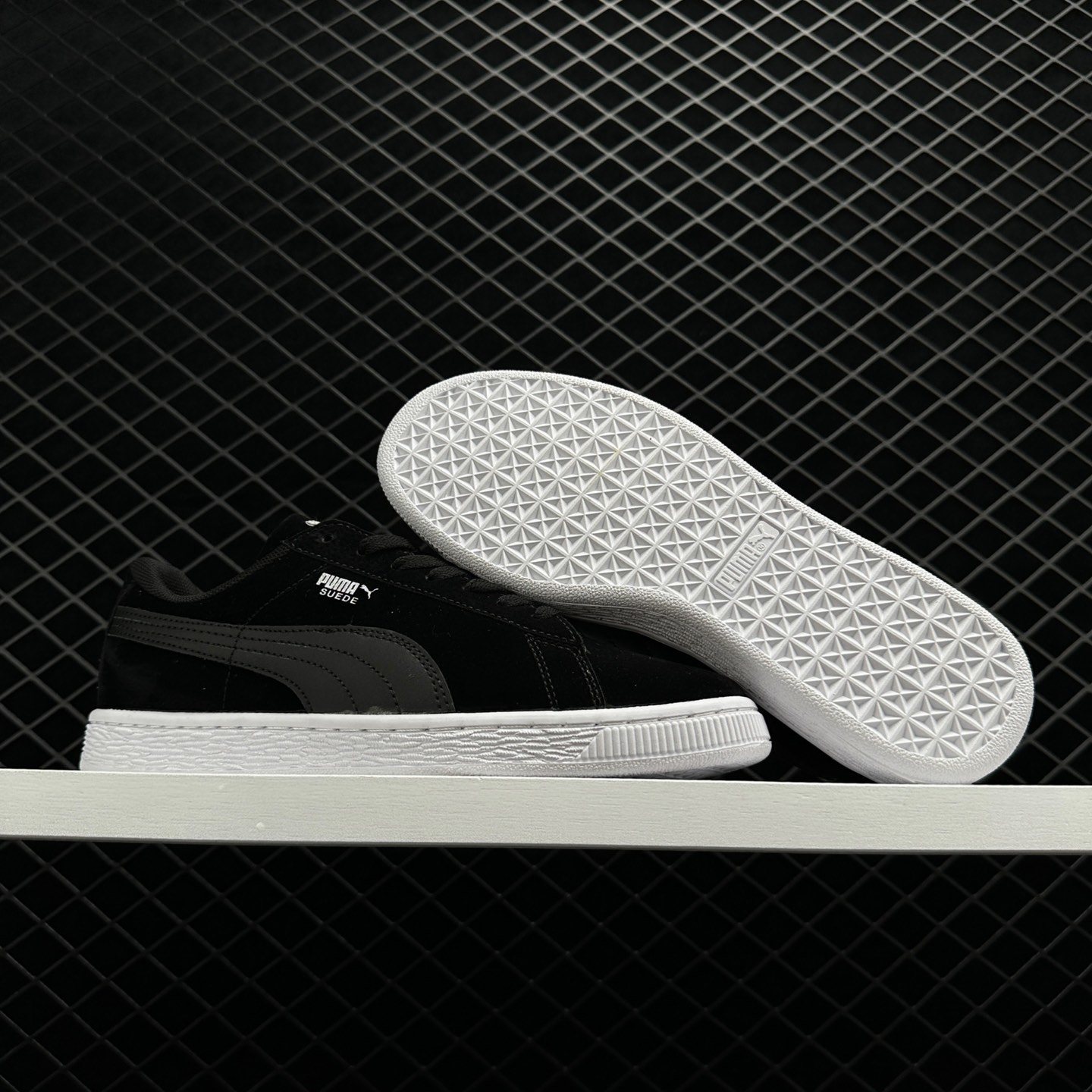 PUMA Vikky V2 Shift Black 370538-01: Stylish and Comfortable Sneakers