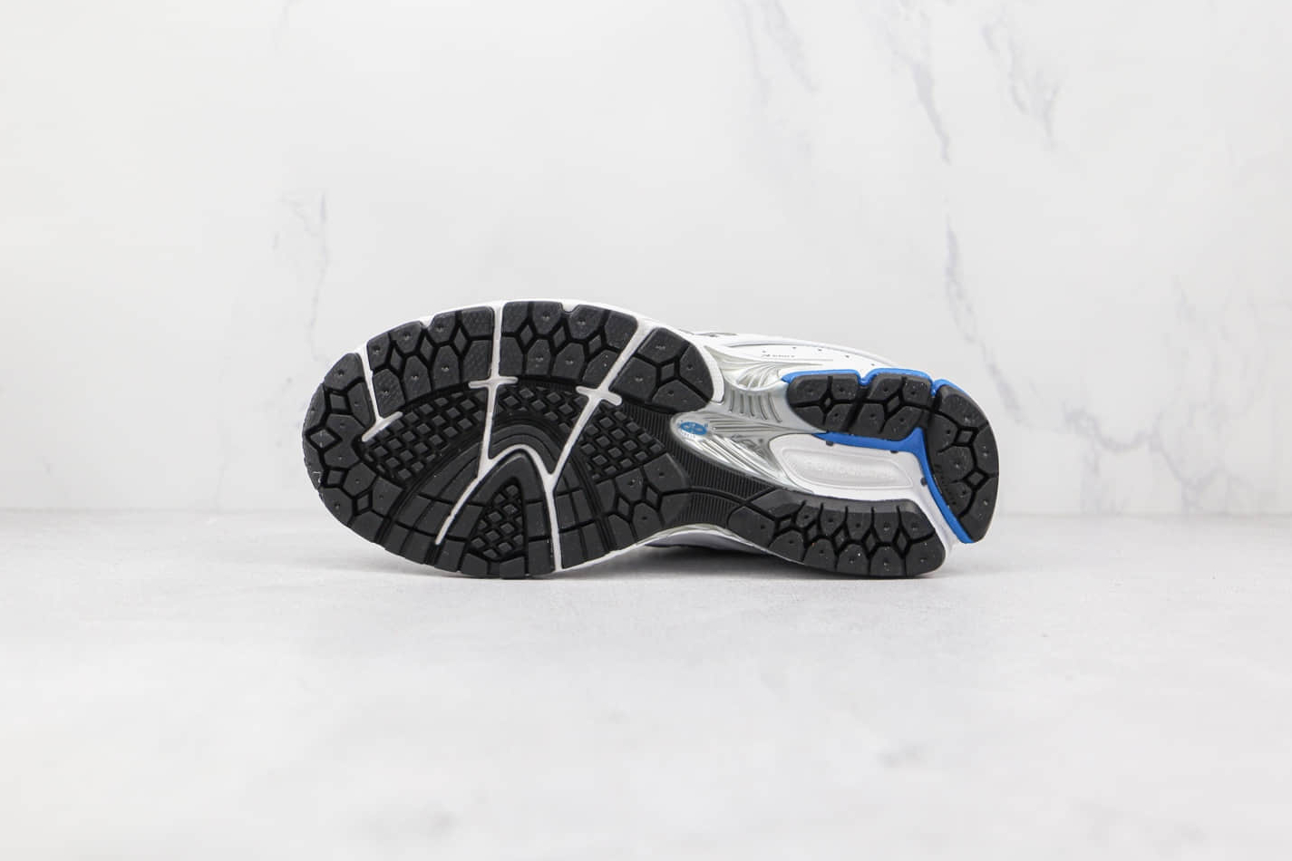New Balance MR2002 White Blue ML2002RW - Stylish Performance Running Shoes