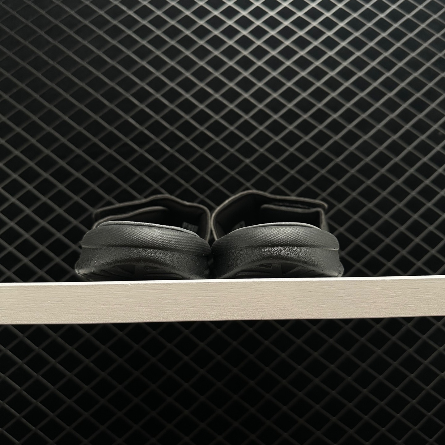 PUMA Black Royalcat Comfort Sandal 372280-01: Lightweight and Stylish Comfort for Your Feet