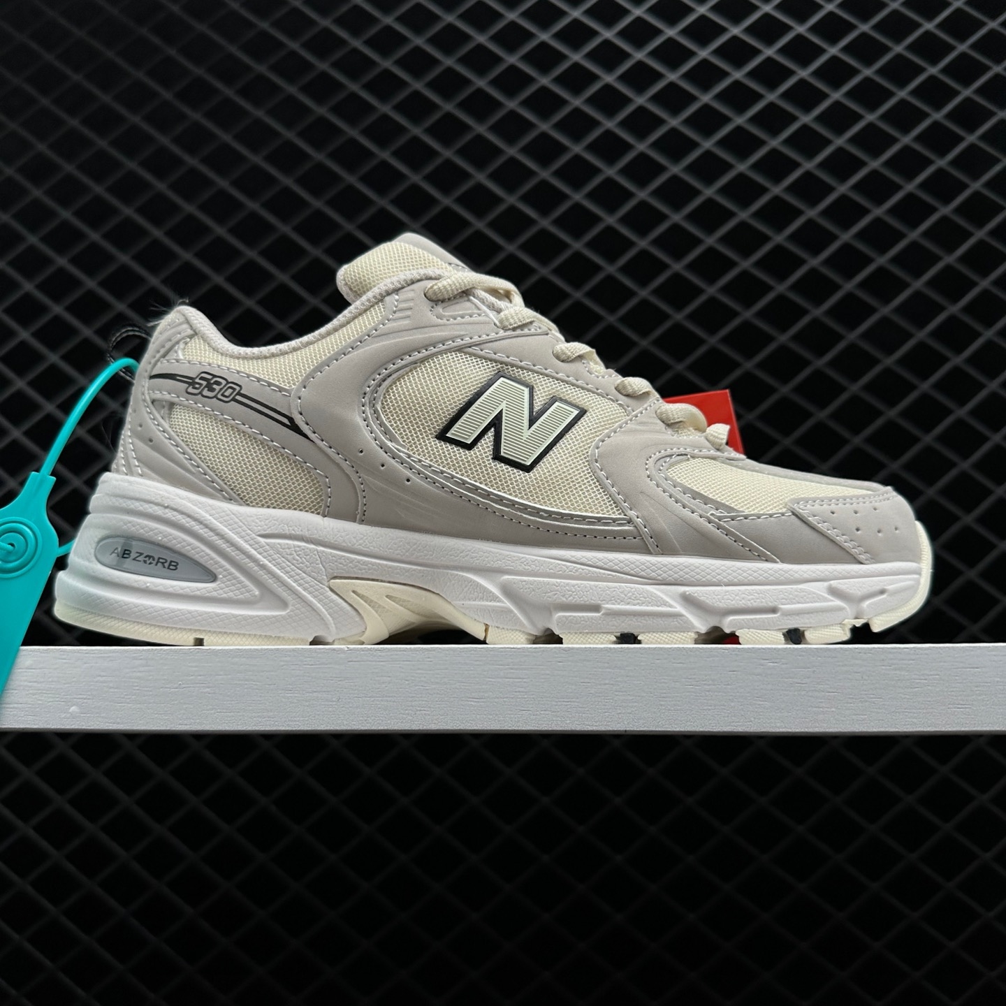 New Balance 530 Ivory: Classic Style and Comfort