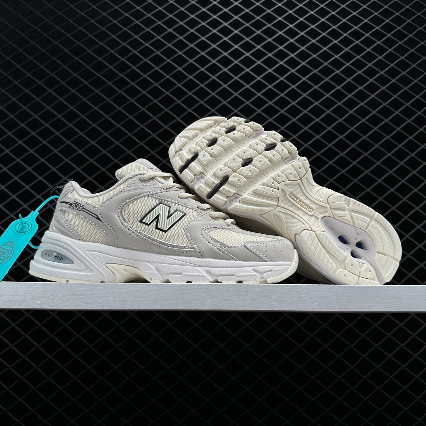 New Balance 530 Ivory: Classic Style and Comfort