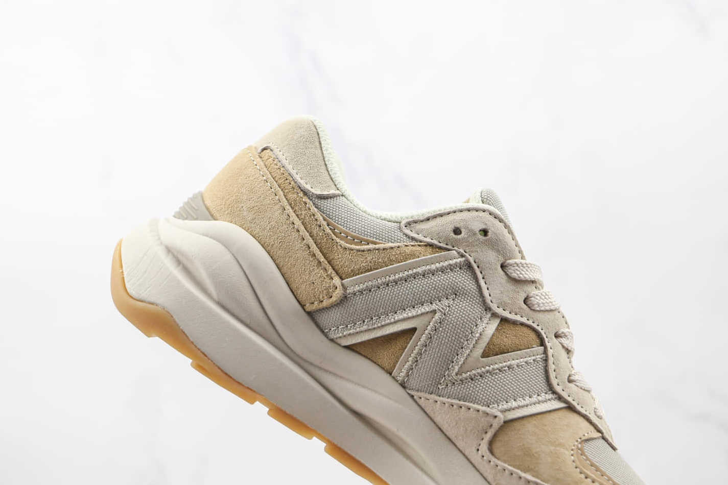 New Balance Unisex 57 40 Series Low-Top Beige M5740UP - Stylish and Comfortable Footwear for All Ages